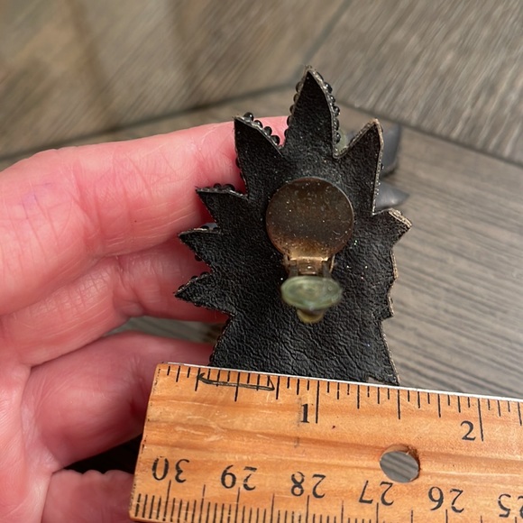 Vintage 1980’s Black Beaded and Sequin Floral Earrings - Picture 9 of 13